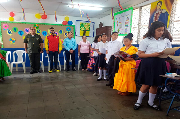 visita-emabajada-venezuela-masaya-escuela